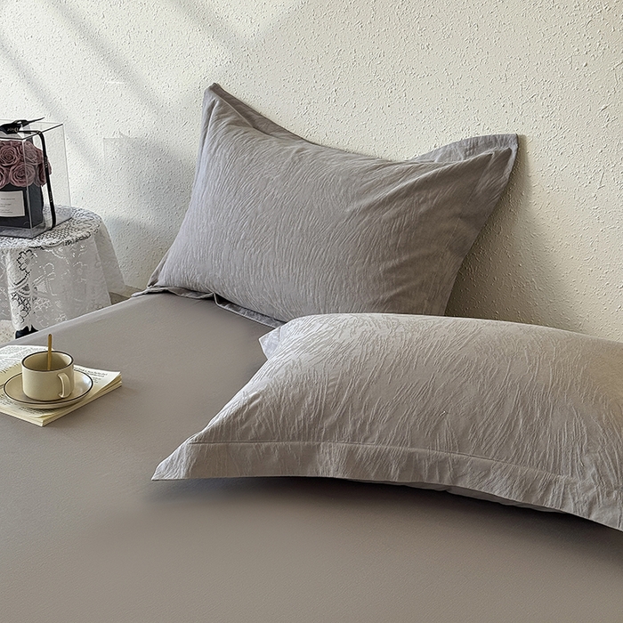 91家纺网 家纺一手货源 找家纺 宜家坊 2026新款全棉60S长绒棉立体厚织提花单枕套 克拉拉-太空灰