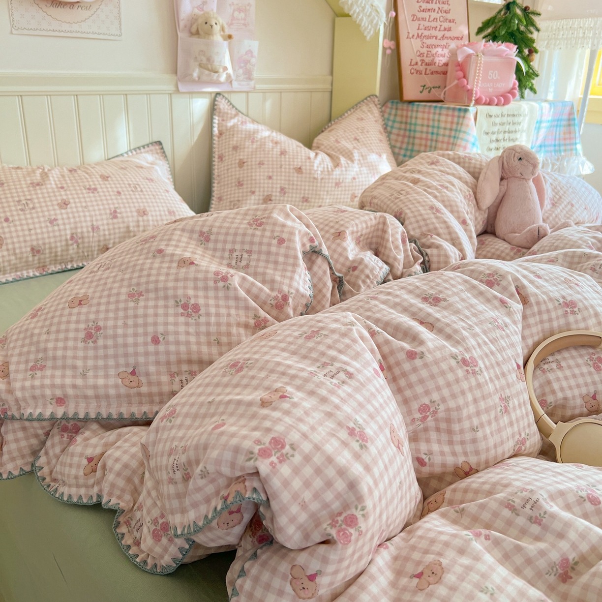 91家纺网 家纺一手货源 找家纺 金丝鸟家纺 2026新款全棉纯棉双层纱贝壳边款四件套 圆梦校园