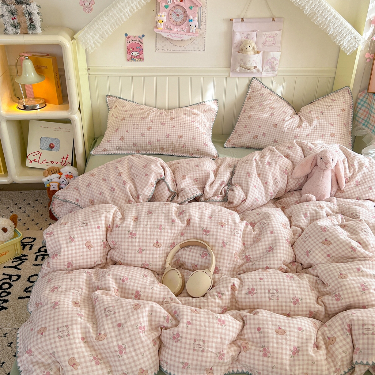 91家纺网 家纺一手货源 找家纺 金丝鸟家纺 2026新款全棉纯棉双层纱贝壳边款四件套 圆梦校园