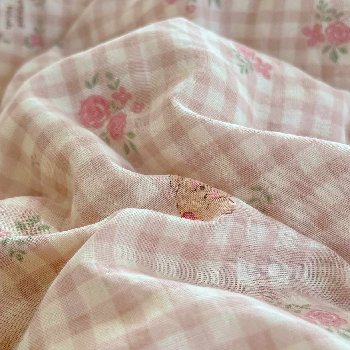 91家纺网 家纺一手货源 找家纺 金丝鸟家纺 2026新款全棉纯棉双层纱贝壳边款四件套 圆梦校园