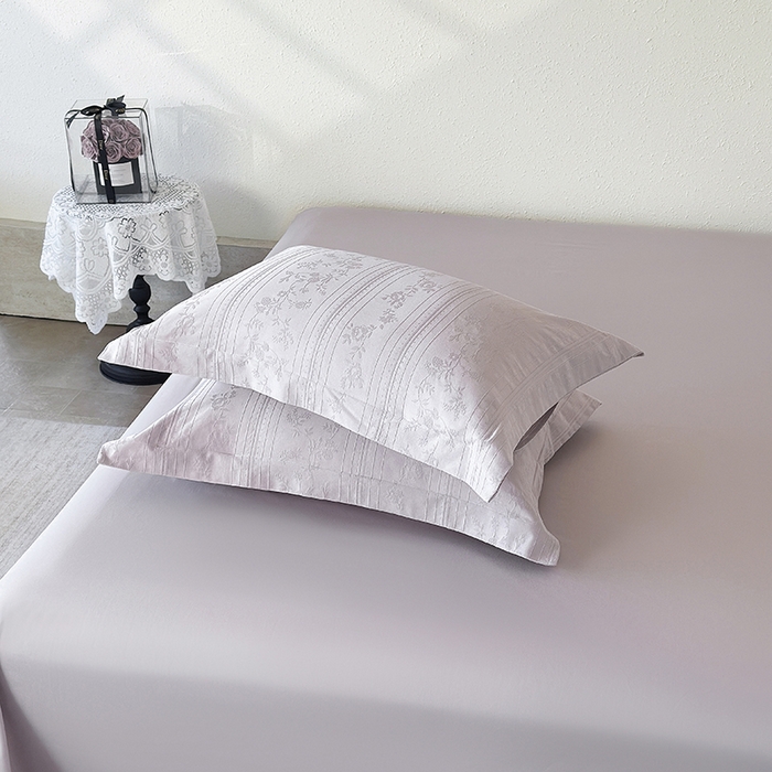 91家纺网 家纺一手货源 找家纺 宜家坊 2026新款全棉60S长绒棉立体厚织提花单枕套 沁香-淡雅紫