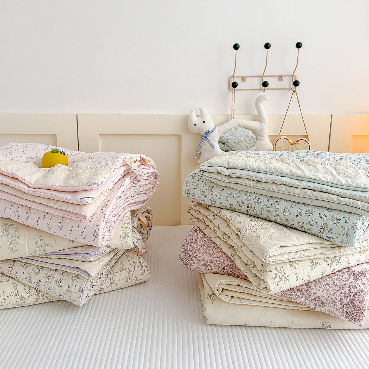 91家纺网 家纺一手货源 找家纺 芯恋家居 2026新款亚麻风云感花边夏被夏凉被空调被春秋被 组合图仅供参考 不可下单