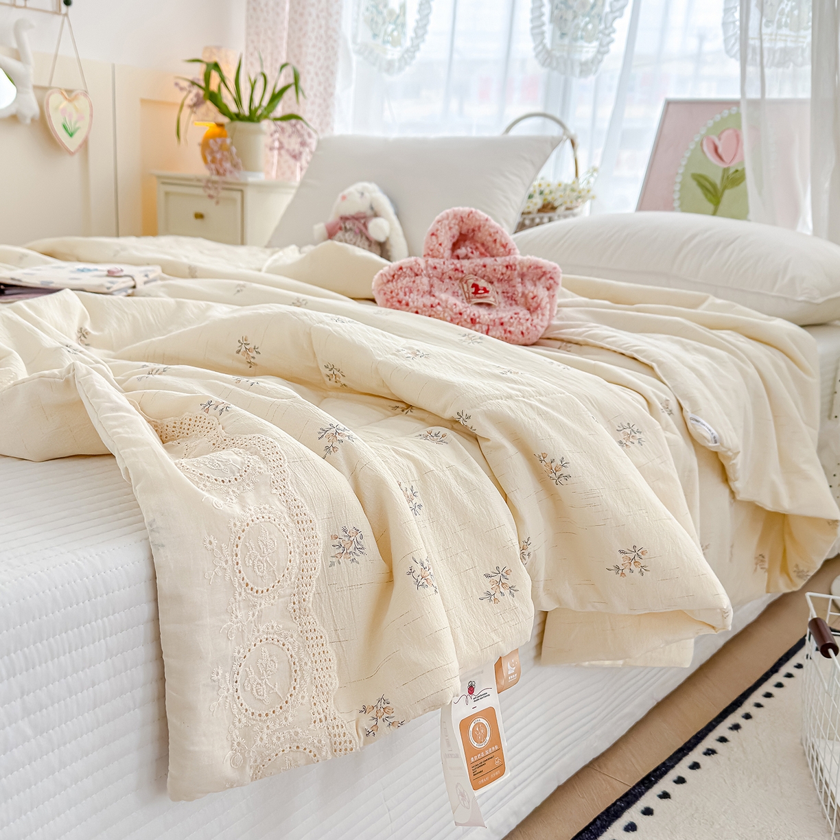 91家纺网 家纺一手货源 找家纺 芯恋家居 2026新款亚麻风云感花边夏被夏凉被空调被春秋被 芬芳
