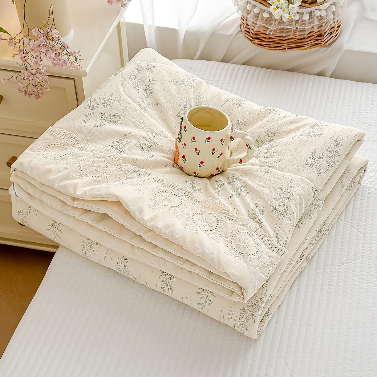 91家纺网 家纺一手货源 找家纺 芯恋家居 2026新款亚麻风云感花边夏被夏凉被空调被春秋被 摇曳