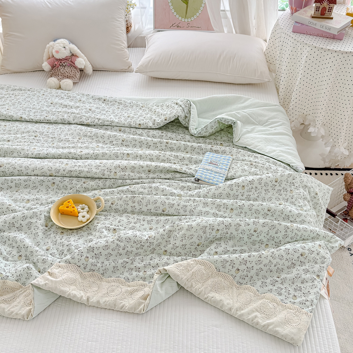 91家纺网 家纺一手货源 找家纺 芯恋家居 2026新款亚麻风云感花边夏被夏凉被空调被春秋被 浅夕