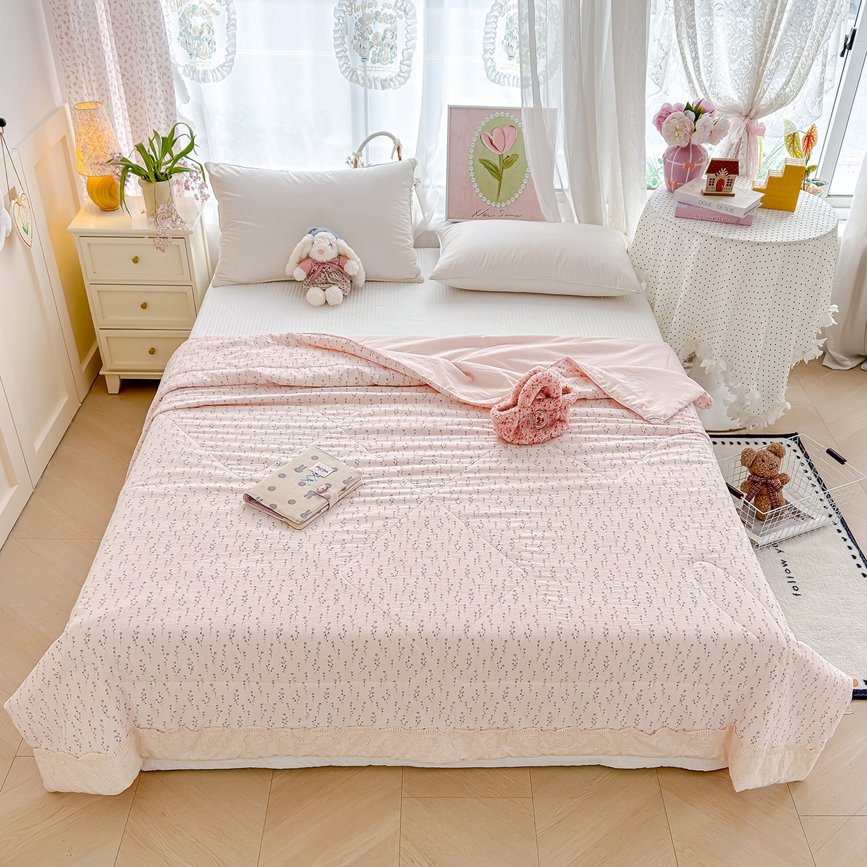 91家纺网 家纺一手货源 找家纺 芯恋家居 2026新款亚麻风云感花边夏被夏凉被空调被春秋被 游花间