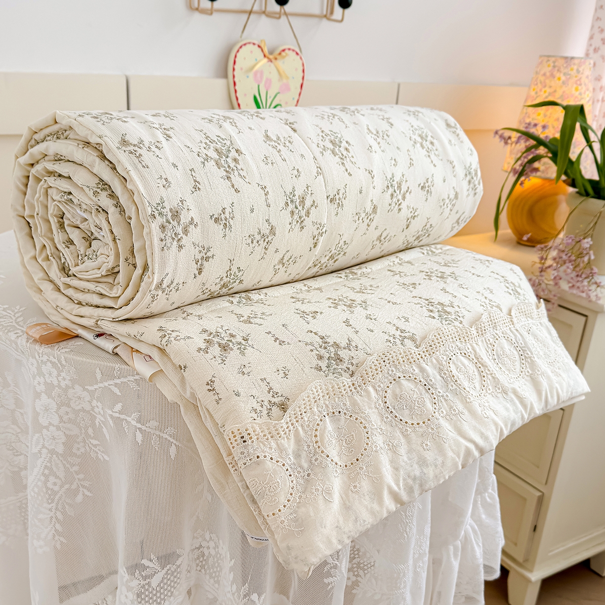 91家纺网 家纺一手货源 找家纺 芯恋家居 2026新款亚麻风云感花边夏被夏凉被空调被春秋被 花满春