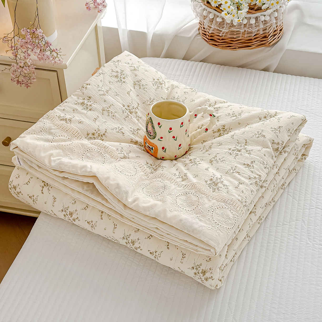 91家纺网 家纺一手货源 找家纺 芯恋家居 2026新款亚麻风云感花边夏被夏凉被空调被春秋被 花满春