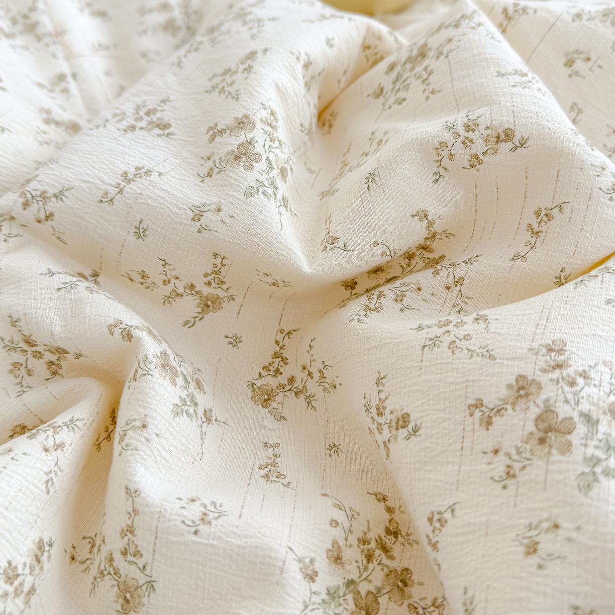 91家纺网 家纺一手货源 找家纺 芯恋家居 2026新款亚麻风云感花边夏被夏凉被空调被春秋被 花满春