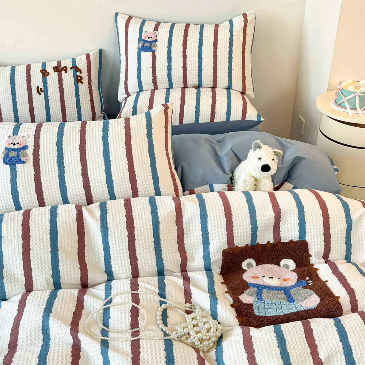 91家纺网 家纺一手货源 找家纺 眷恋家纺 2026新款全棉纯棉A版华夫格B版40支毛巾绣四件套 安可拉熊