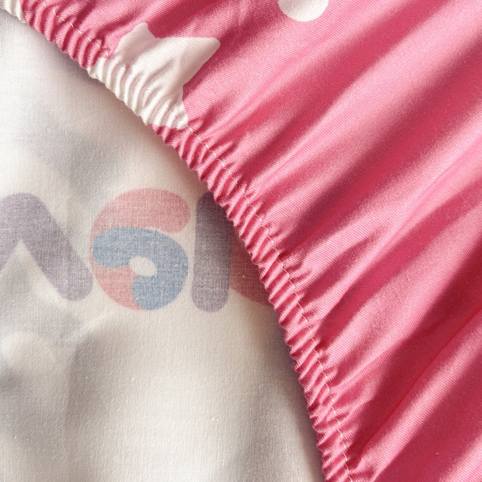 91家纺网 家纺一手货源 找家纺 孩子王家纺 2026新款卡通全棉正版授权大版三丽鸥系列四件套单品单床笠（含防伪码）闪亮玉桂狗