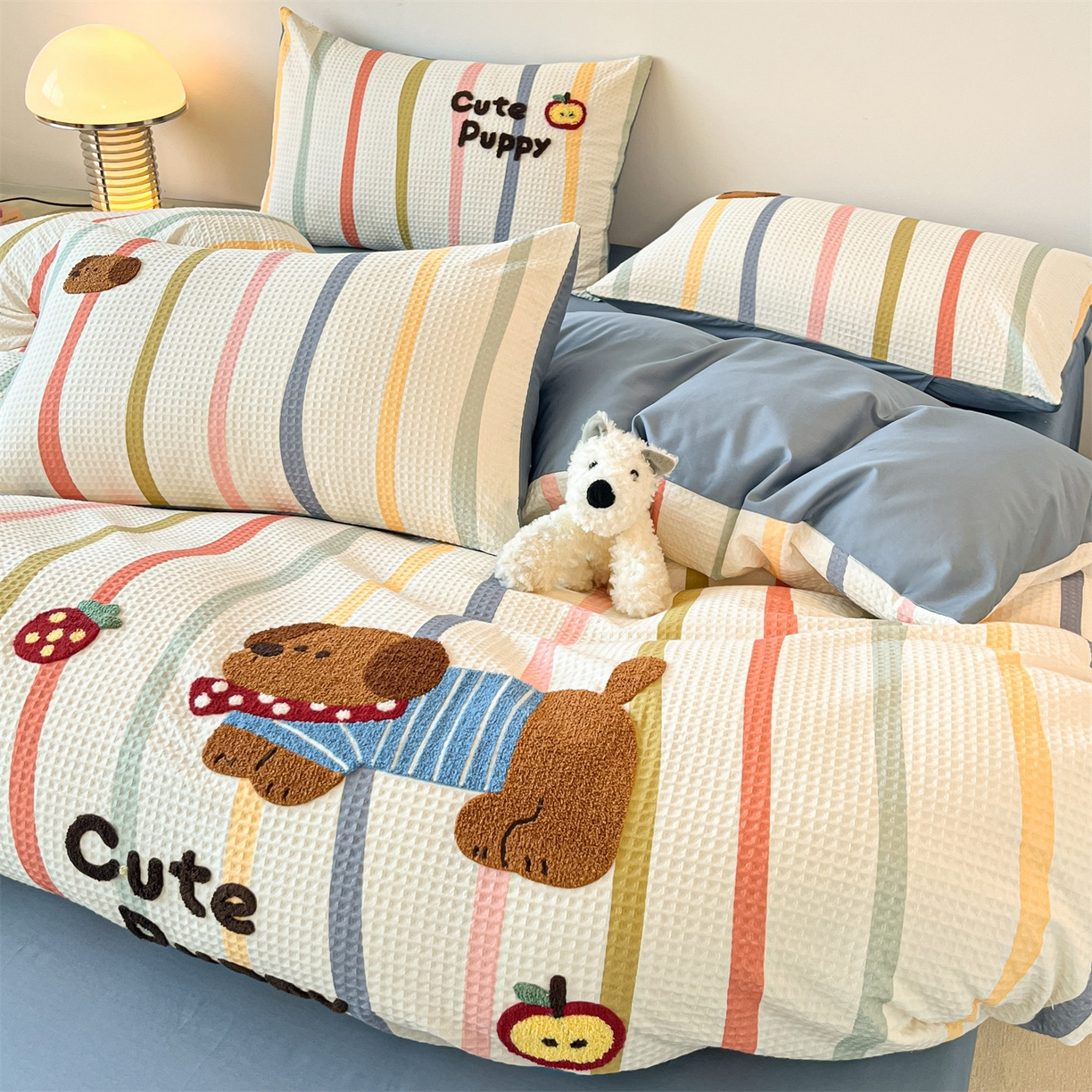 91家纺网 家纺一手货源 找家纺 眷恋家纺 2026新款全棉纯棉A版华夫格B版40支毛巾绣四件套 莓莓狗