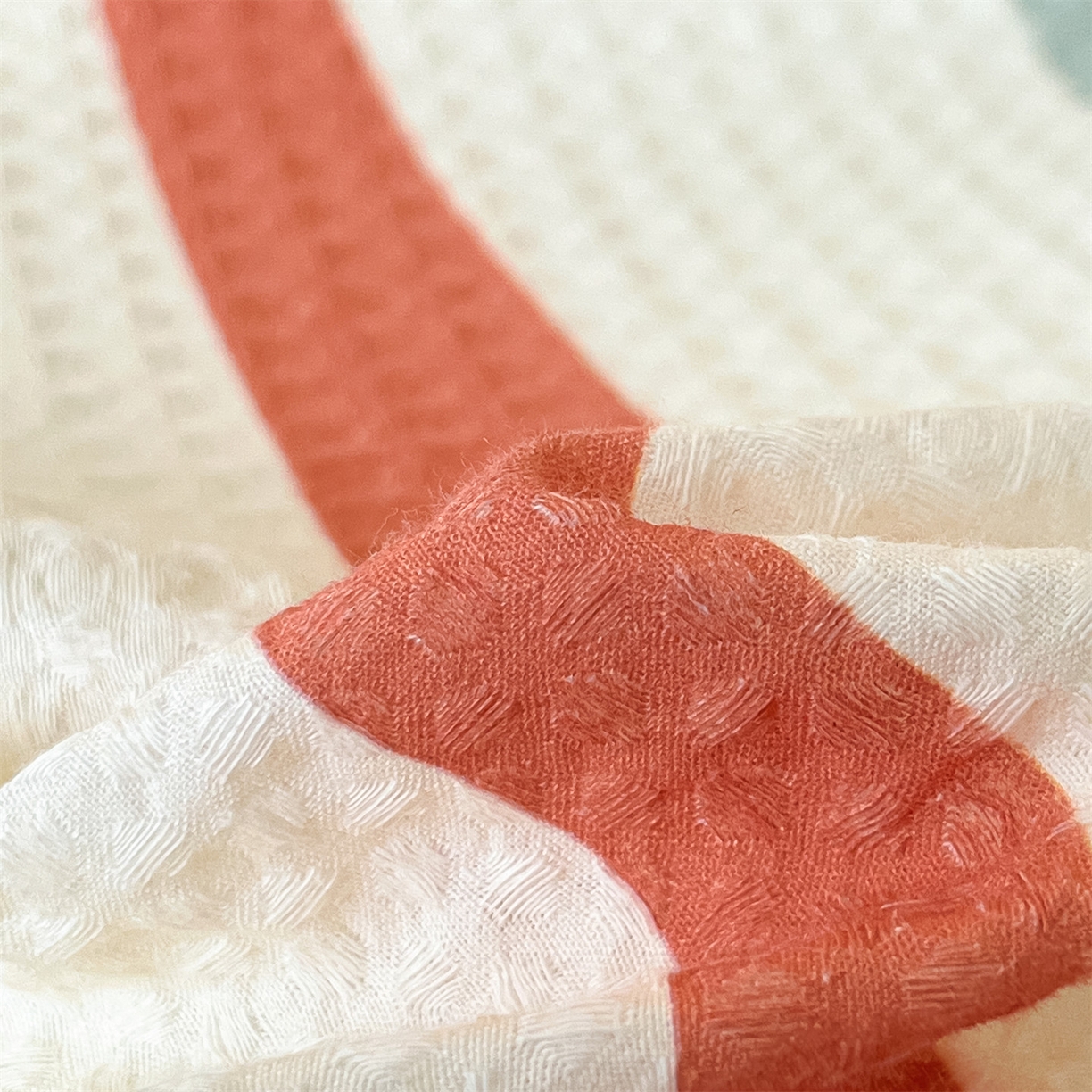 91家纺网 家纺一手货源 找家纺 眷恋家纺 2026新款全棉纯棉A版华夫格B版40支毛巾绣四件套 莓莓狗