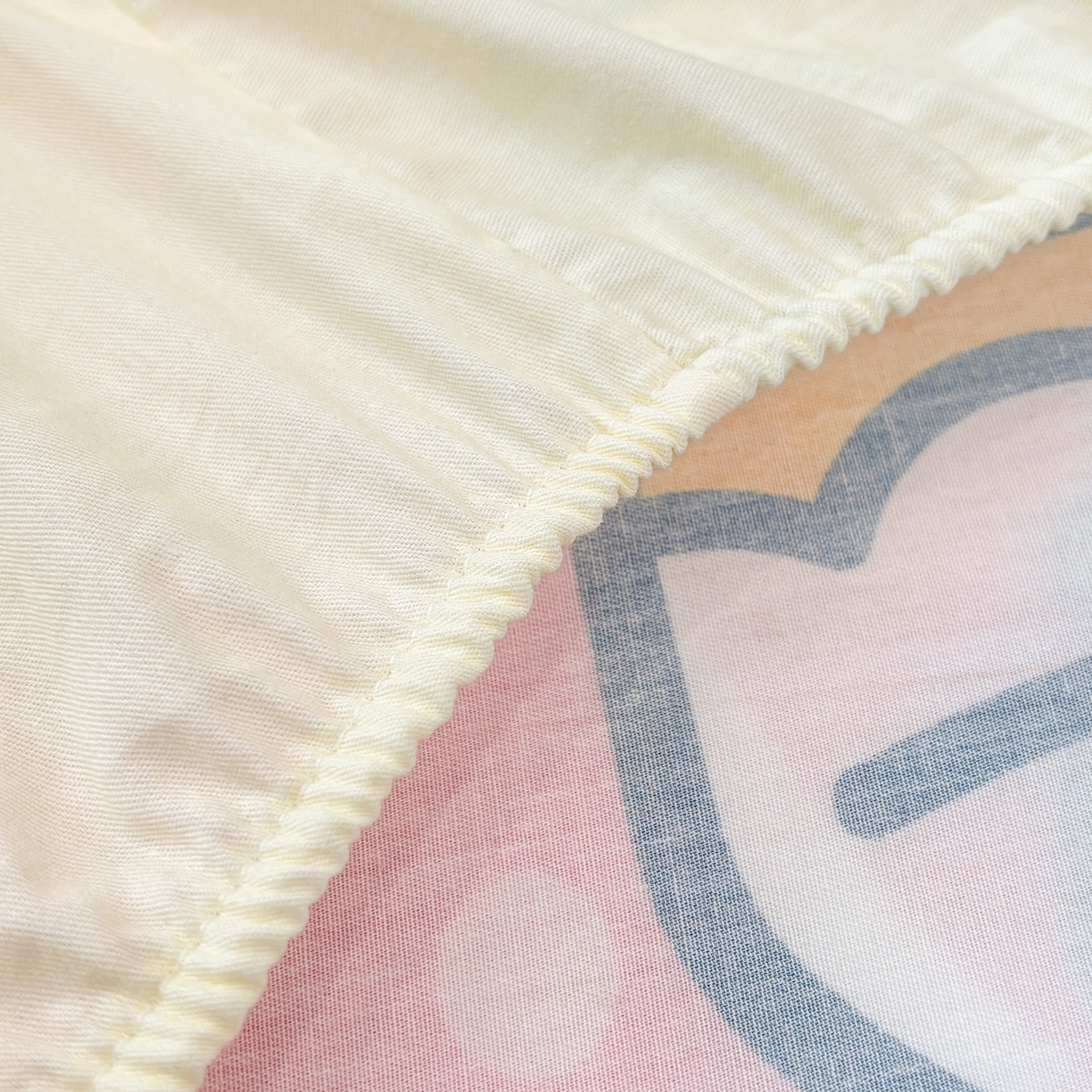 91家纺网 家纺一手货源 找家纺 孩子王家纺 2026新款卡通全棉正版授权大版三丽鸥系列四件套单品单床笠（含防伪码） 格子乐园