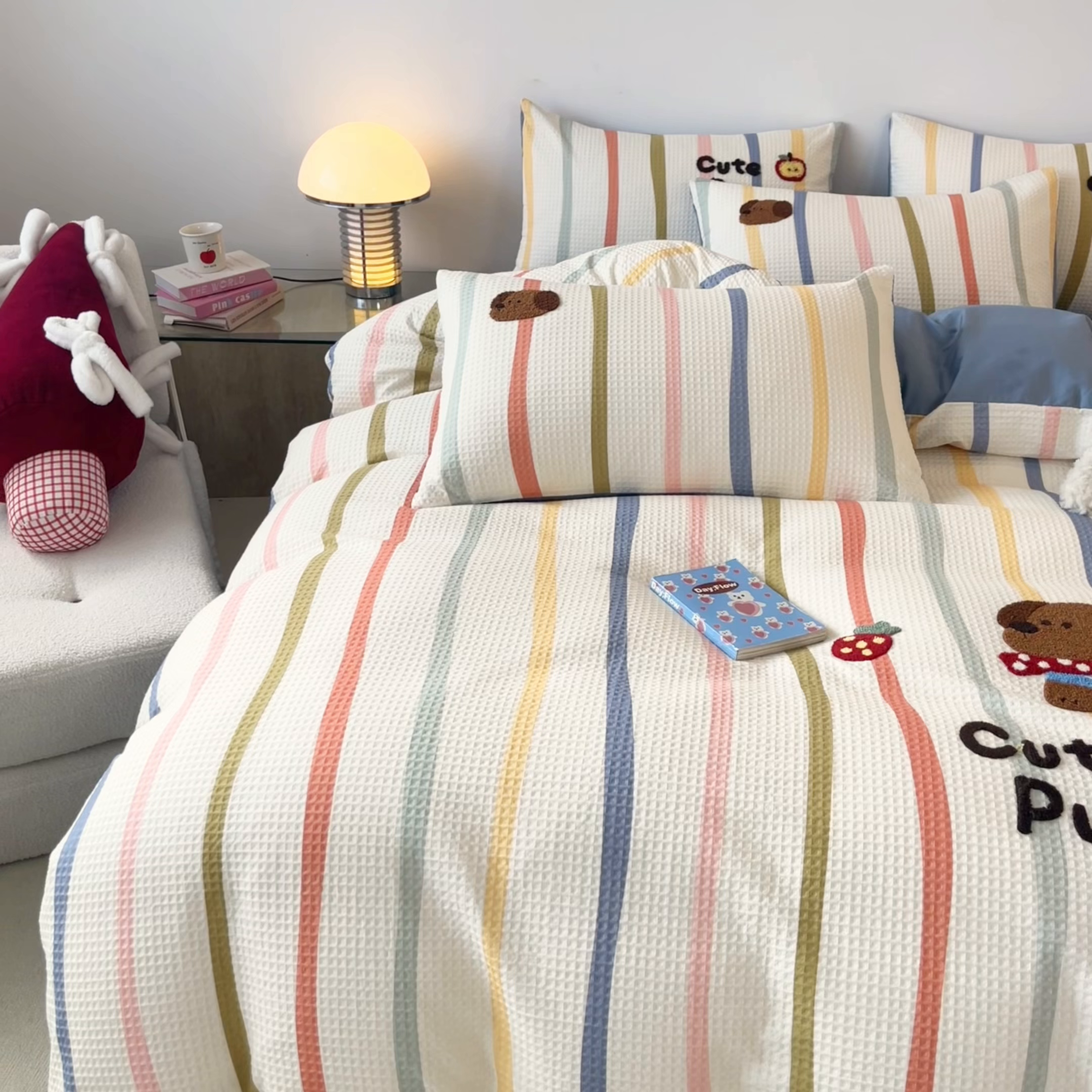 91家纺网 家纺一手货源 找家纺 眷恋家纺 2026新款全棉纯棉A版华夫格B版40支毛巾绣四件套 莓莓狗