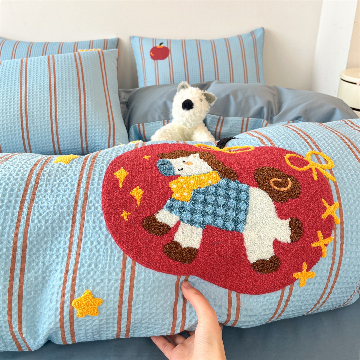 91家纺网 家纺一手货源 找家纺 眷恋家纺 2026新款全棉纯棉A版华夫格B版40支毛巾绣四件套 条纹木马