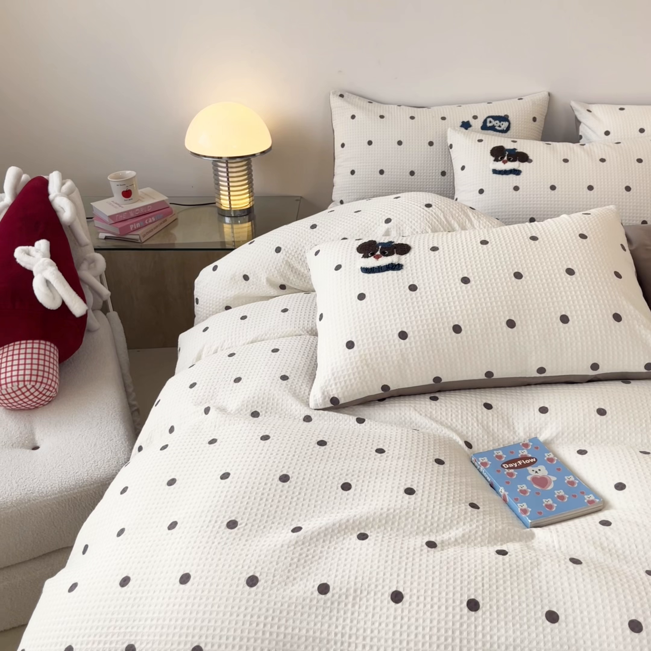 91家纺网 家纺一手货源 找家纺 眷恋家纺 2026新款全棉纯棉A版华夫格B版40支毛巾绣四件套 圆点小狗