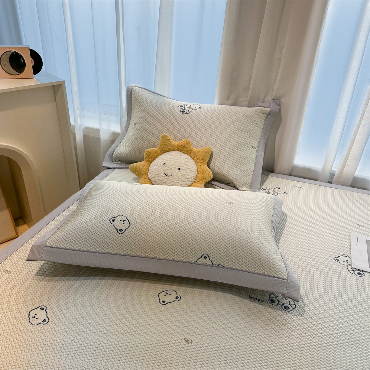 91家纺网 家纺一手货源 找家纺 玉相逢 2026新款卡通提花乙纶凉感凉席-床席款 蓝蓝小熊