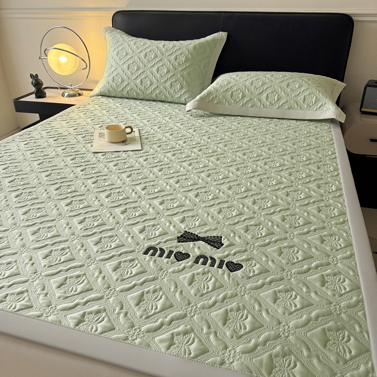 91家纺网 家纺一手货源 找家纺 （总）玉相逢 2026新款立体刺绣乙纶夏凉凉席-蝶韵-床席款