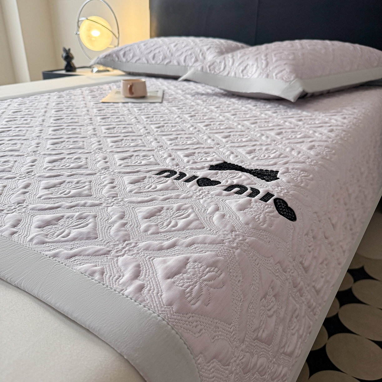 91家纺网 家纺一手货源 找家纺 玉相逢 2026新款立体刺绣乙纶夏凉凉席-蝶韵-床席款 蝶韵 冰雾紫