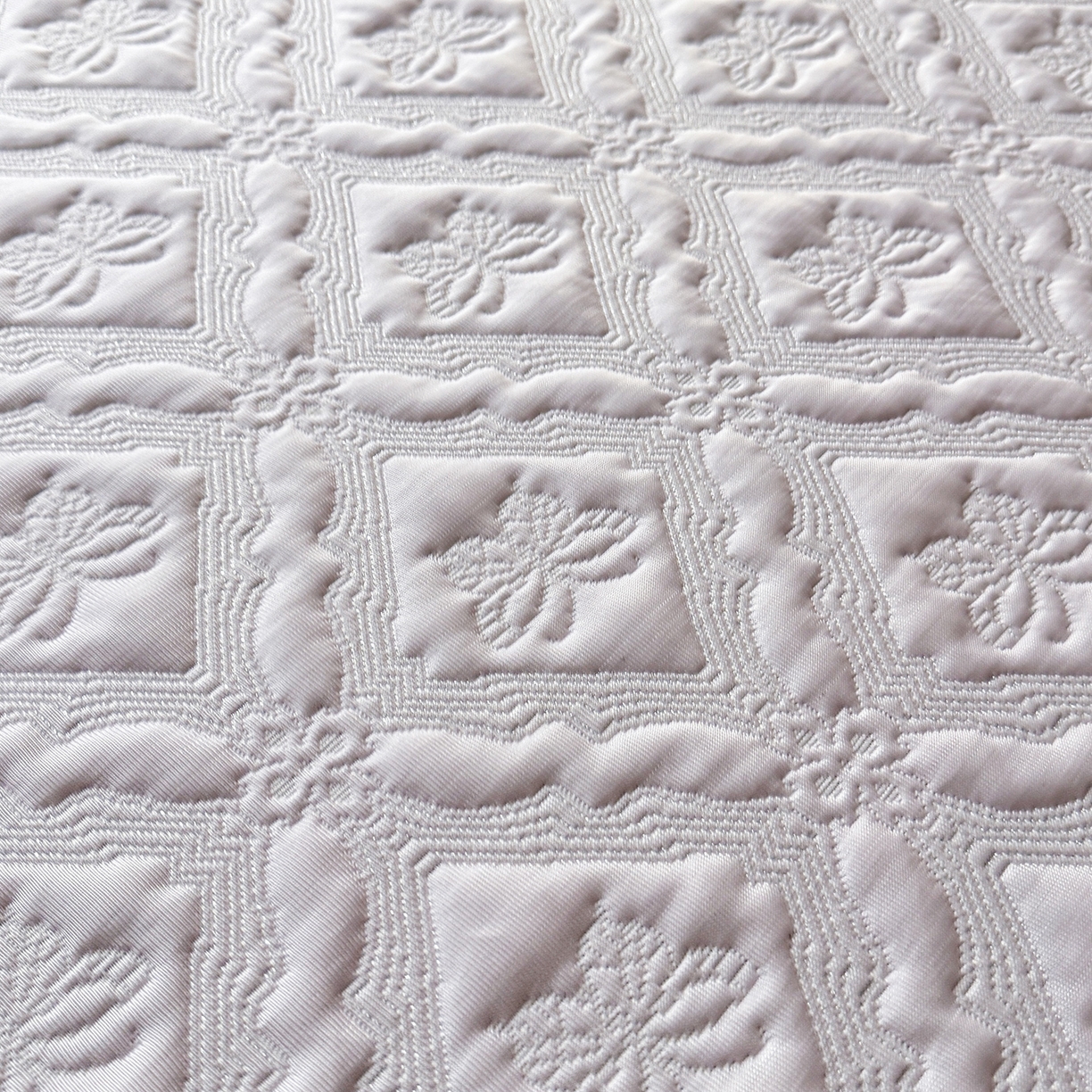 91家纺网 家纺一手货源 找家纺 玉相逢 2026新款立体刺绣乙纶夏凉凉席-蝶韵-床席款 蝶韵 冰雾紫