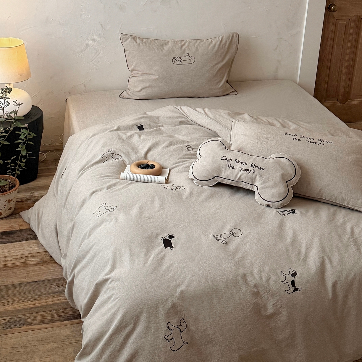 91家纺网 家纺一手货源 找家纺 （总）鹿班家居 2026春季新品色织棉麻精密刺绣系列四件套-小狗日记（标准会员-20）