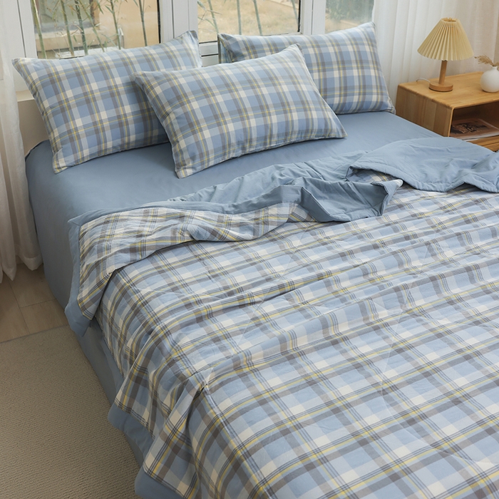 91家纺网 家纺一手货源 找家纺 柠萌家居 2026新款全棉色织水洗棉棉花夏被四件套里外全棉空调被 夏凉被被子被芯 简兮蓝