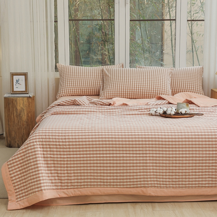 91家纺网 家纺一手货源 找家纺 柠萌家居 2026新款全棉色织水洗棉棉花夏被四件套里外全棉空调被 夏凉被被子被芯 蜜粉小格