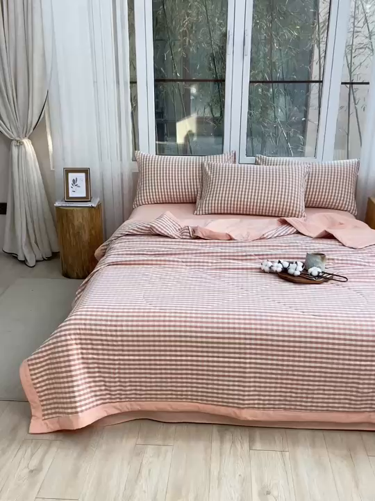 91家纺网 家纺一手货源 找家纺 柠萌家居 2026新款全棉色织水洗棉棉花夏被四件套里外全棉空调被 夏凉被被子被芯 蜜粉小格