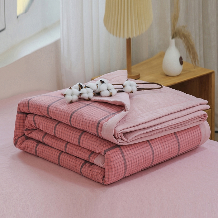 91家纺网 家纺一手货源 找家纺 柠萌家居 2026新款全棉色织水洗棉棉花夏被四件套里外全棉空调被 夏凉被被子被芯 瓦尔粉