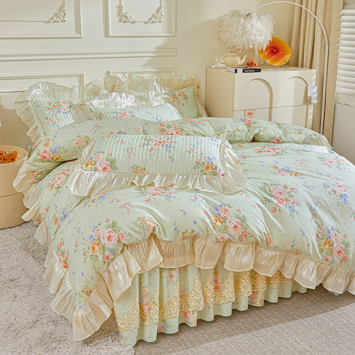 91家纺网 家纺一手货源 找家纺 宜凡家纺 2026新款全棉印花法式夹棉床裙四件套 曼妙花香