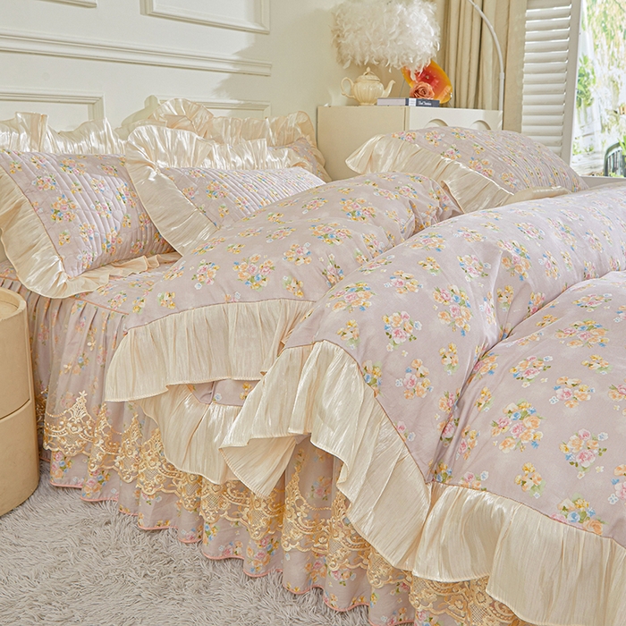 91家纺网 家纺一手货源 找家纺 宜凡家纺 2026新款全棉印花法式夹棉床裙四件套 晴空