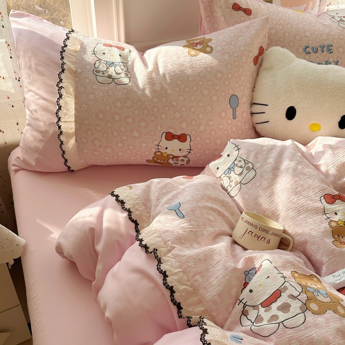 91家纺网 家纺一手货源 找家纺 贝凯瑞 2026新款小花边水洗棉绣花ins小清新床单床裙床笠四件套 哈喽猫咪