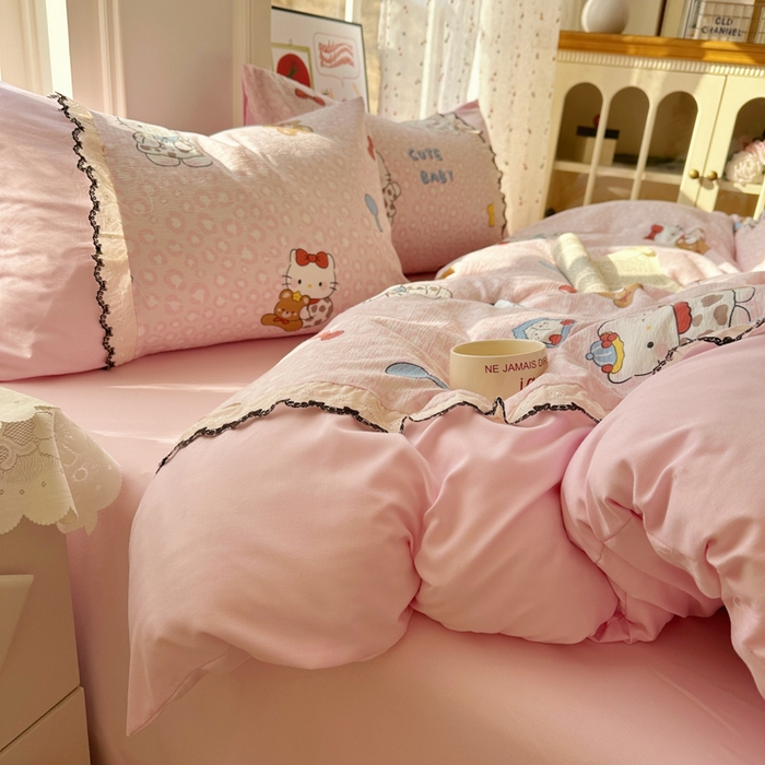 91家纺网 家纺一手货源 找家纺 贝凯瑞 2026新款小花边水洗棉绣花ins小清新床单床裙床笠四件套 哈喽猫咪