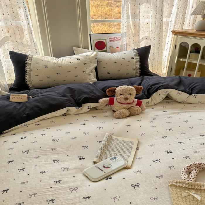 91家纺网 家纺一手货源 找家纺 贝凯瑞 2026新款小花边水洗棉绣花ins小清新床单床裙床笠四件套 黑樱梦境