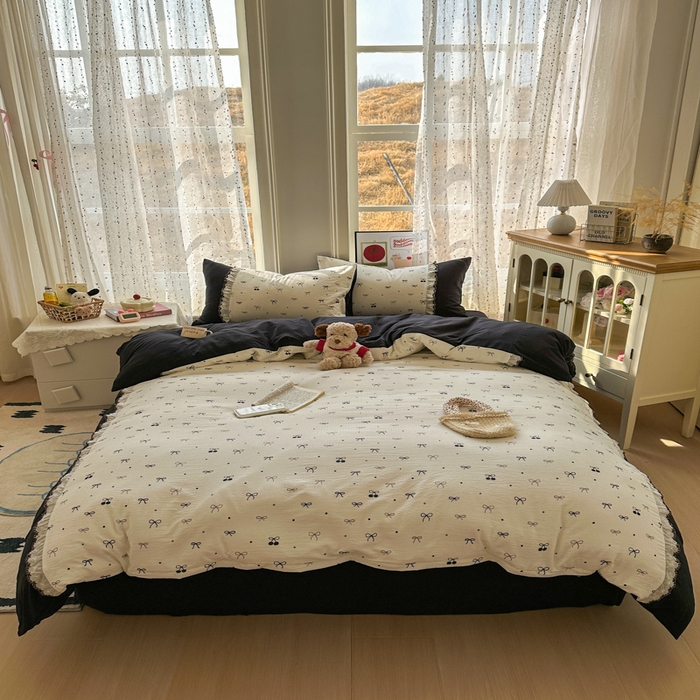 91家纺网 家纺一手货源 找家纺 贝凯瑞 2026新款小花边水洗棉绣花ins小清新床单床裙床笠四件套 黑樱梦境