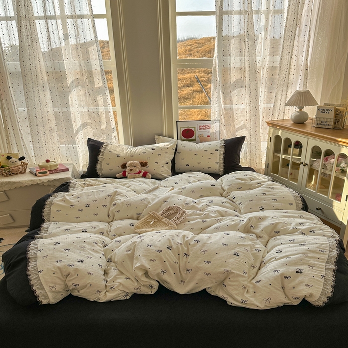 91家纺网 家纺一手货源 找家纺 贝凯瑞 2026新款小花边水洗棉绣花ins小清新床单床裙床笠四件套 黑樱梦境