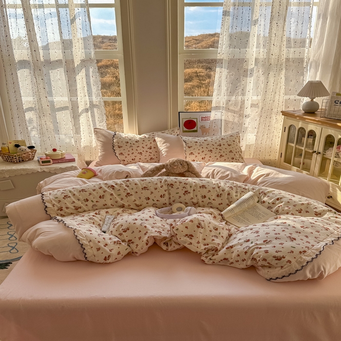 91家纺网 家纺一手货源 找家纺 贝凯瑞 2026新款小花边水洗棉绣花ins小清新床单床裙床笠四件套 蘑菇园