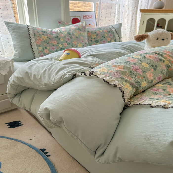 91家纺网 家纺一手货源 找家纺 贝凯瑞 2026新款小花边水洗棉绣花ins小清新床单床裙床笠四件套 浅若花落