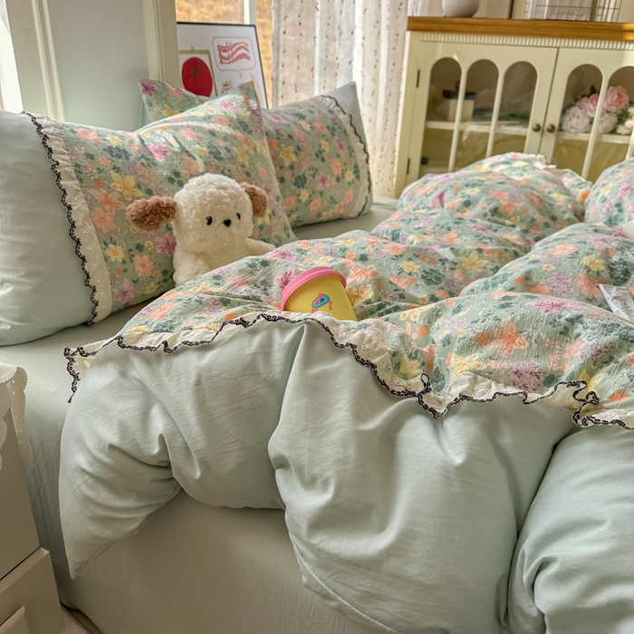 91家纺网 家纺一手货源 找家纺 贝凯瑞 2026新款小花边水洗棉绣花ins小清新床单床裙床笠四件套 浅若花落