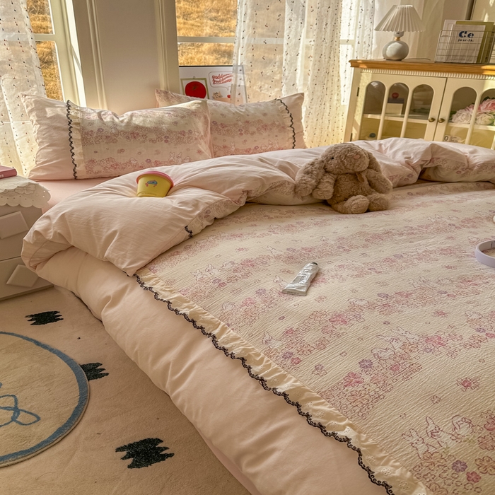 91家纺网 家纺一手货源 找家纺 贝凯瑞 2026新款小花边水洗棉绣花ins小清新床单床裙床笠四件套 西西莉亚