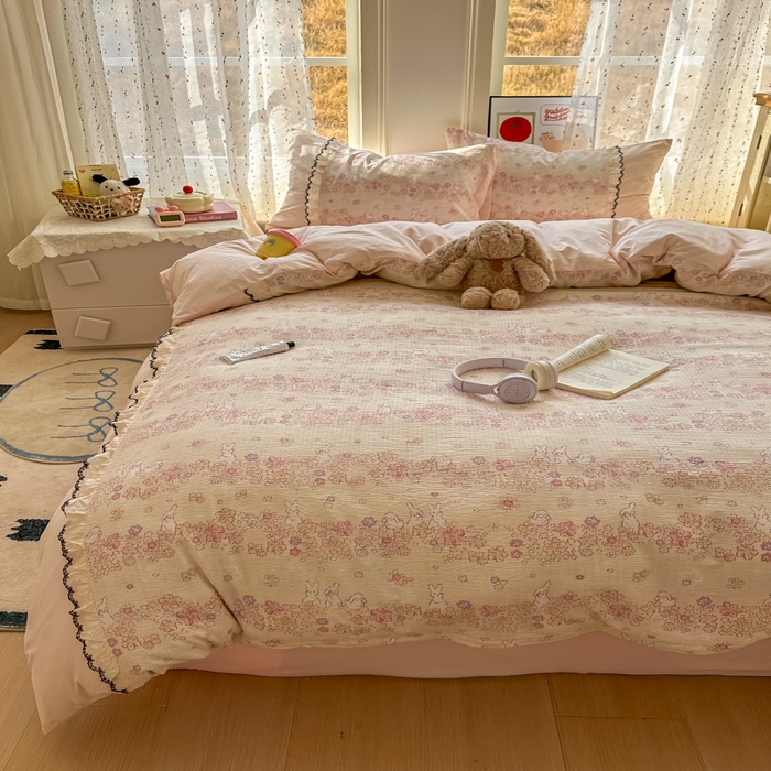91家纺网 家纺一手货源 找家纺 贝凯瑞 2026新款小花边水洗棉绣花ins小清新床单床裙床笠四件套 西西莉亚