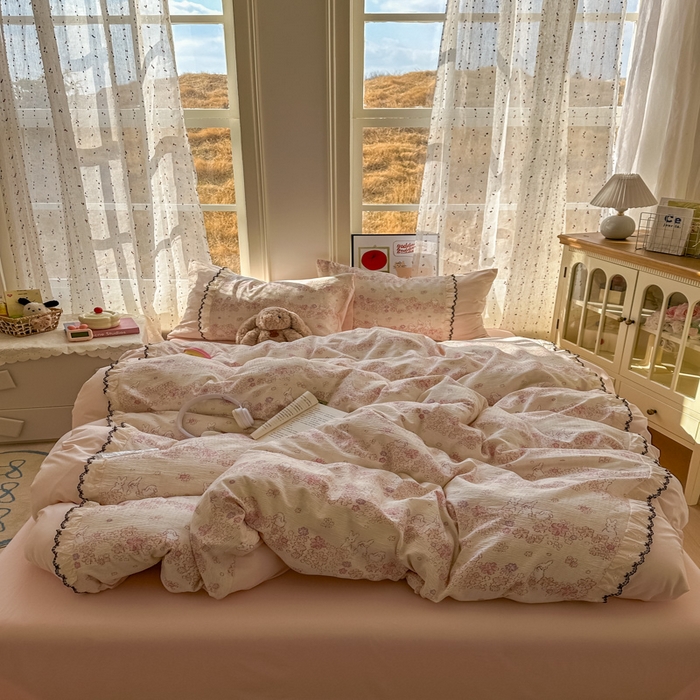 91家纺网 家纺一手货源 找家纺 贝凯瑞 2026新款小花边水洗棉绣花ins小清新床单床裙床笠四件套 西西莉亚