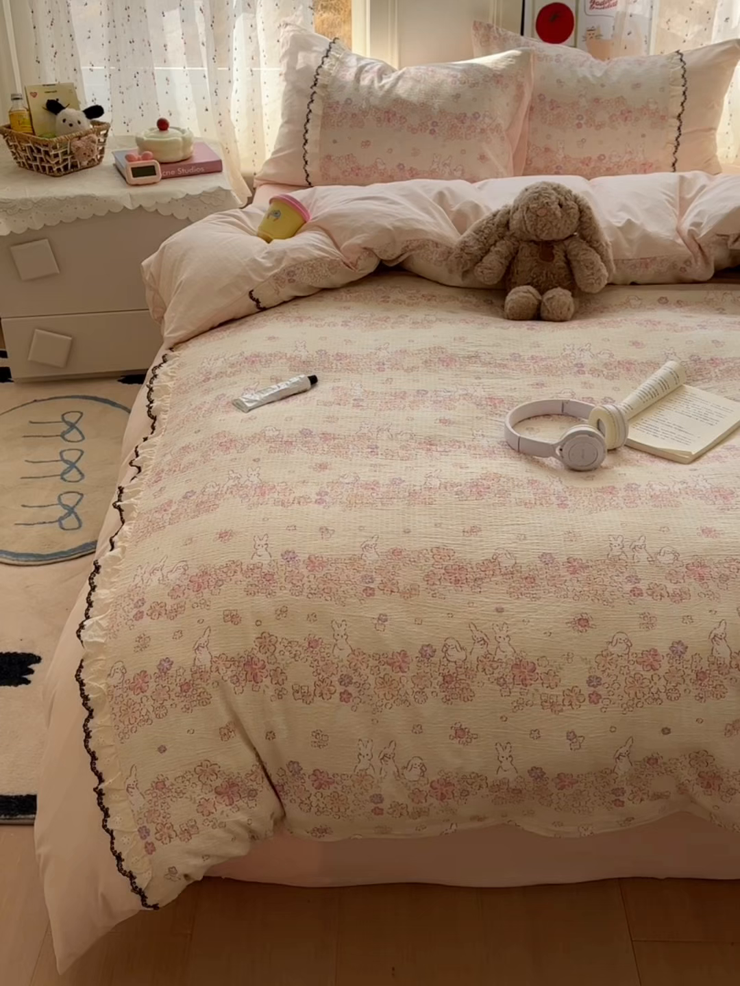 91家纺网 家纺一手货源 找家纺 贝凯瑞 2026新款小花边水洗棉绣花ins小清新床单床裙床笠四件套 西西莉亚