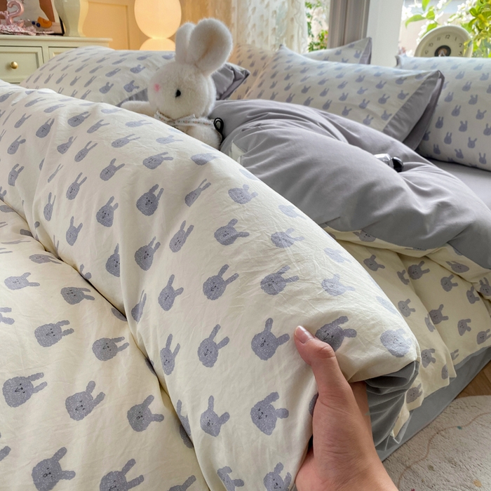 91家纺网 家纺一手货源 找家纺 豫见家纺 2026新款古法水洗仿棉云感纱四件套 吉米兔-灰