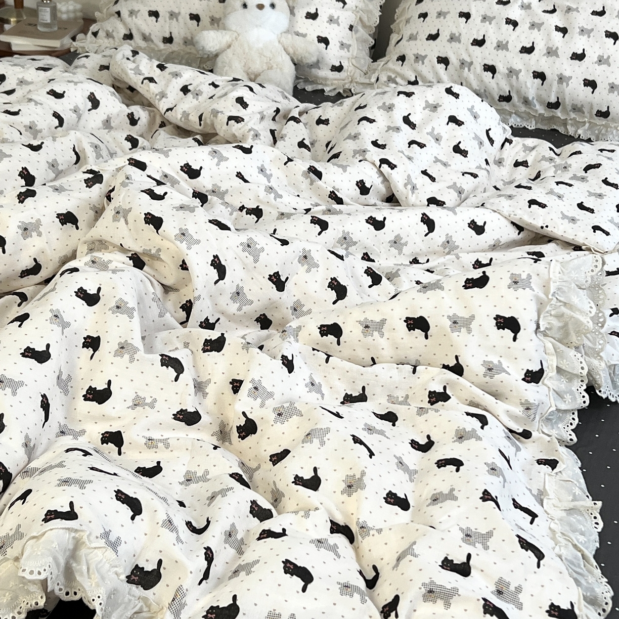 91家纺网 家纺一手货源 找家纺 荣轩家居 2026新款韩式浪漫花边工艺款全棉纯棉双层纱四件套（铺床版） 奥利奥