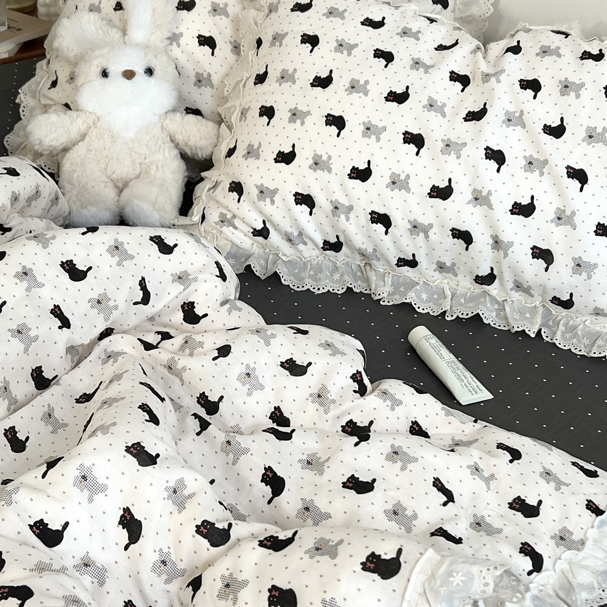 91家纺网 家纺一手货源 找家纺 荣轩家居 2026新款韩式浪漫花边工艺款全棉纯棉双层纱四件套（铺床版） 奥利奥