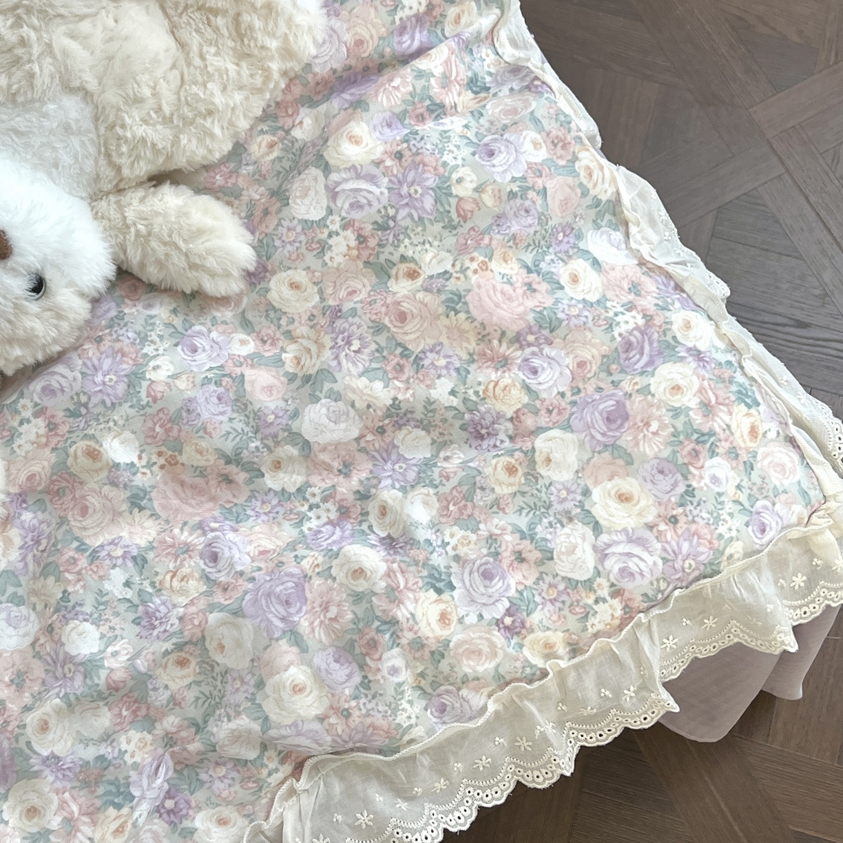 91家纺网 家纺一手货源 找家纺 荣轩家居 2026新款韩式浪漫花边工艺款全棉纯棉双层纱四件套（铺床版） 伴花眠