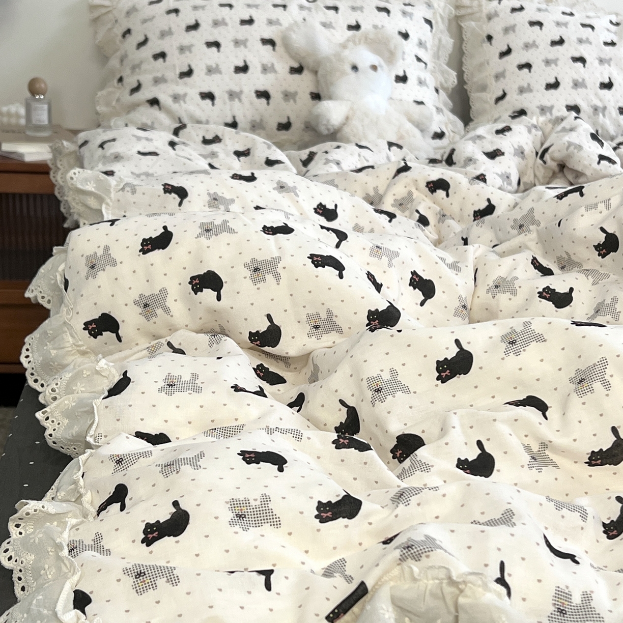 91家纺网 家纺一手货源 找家纺 （总）荣轩家居 2026新款韩式浪漫花边工艺款全棉纯棉双层纱四件套（铺床版）