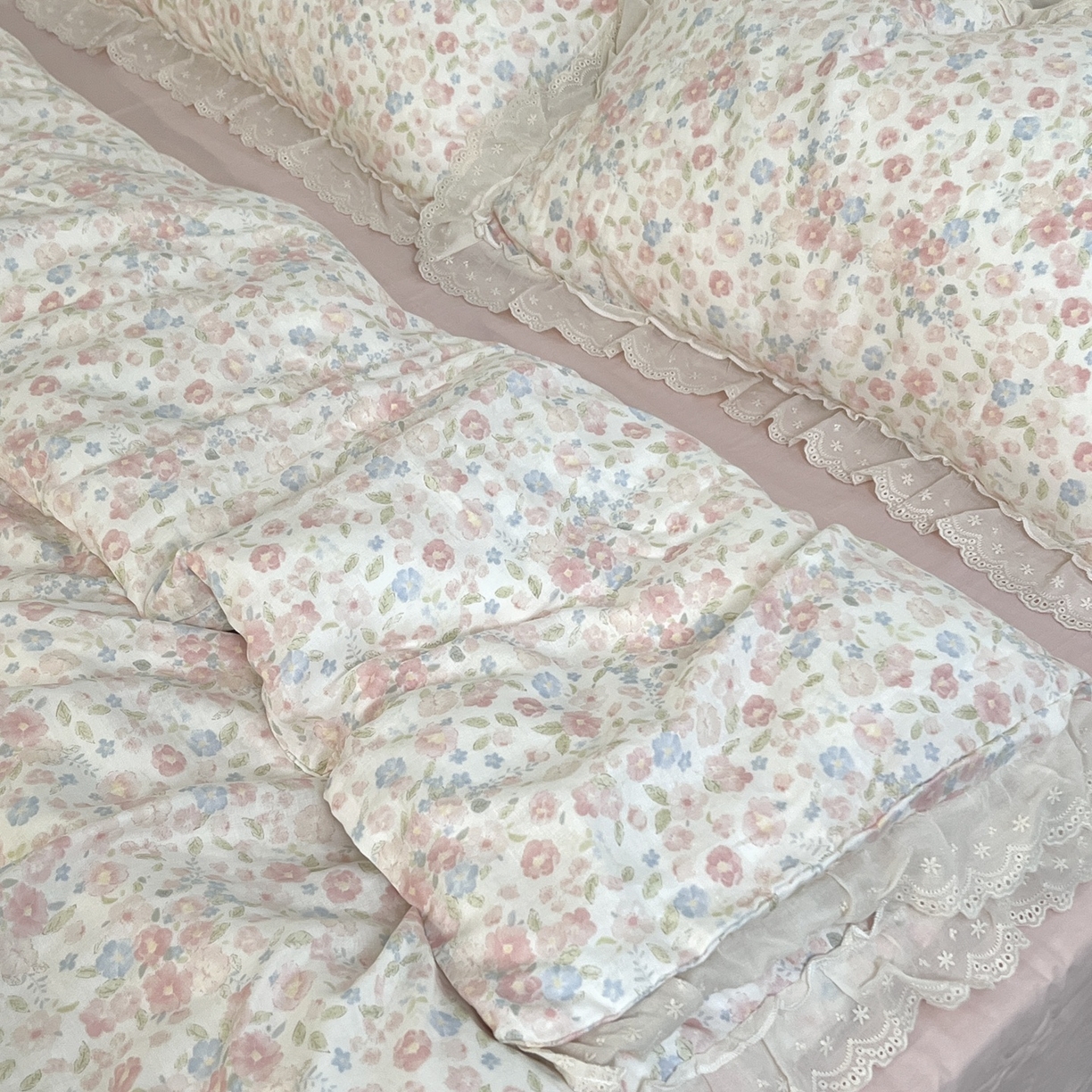 91家纺网 家纺一手货源 找家纺 荣轩家居 2026新款韩式浪漫花边工艺款全棉纯棉双层纱四件套（铺床版） 花喃